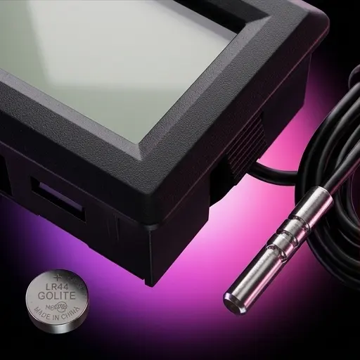 Termometr panelowy BLOW LCD TH001 czarny -50°C do +70°C, bateryjny, 48x29mm - galeria 2 | smartu.eu Termometr panelowy BLOW LCD TH001 czarny -50°C do +70°C, bateryjny, 48x29mm - galeria 2 | smartu.eu